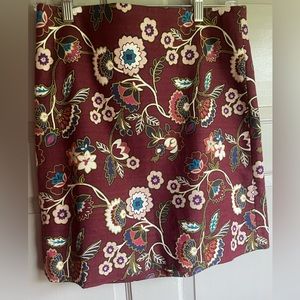 Loft. Like new. Maroon patterned skirt. Size 4P